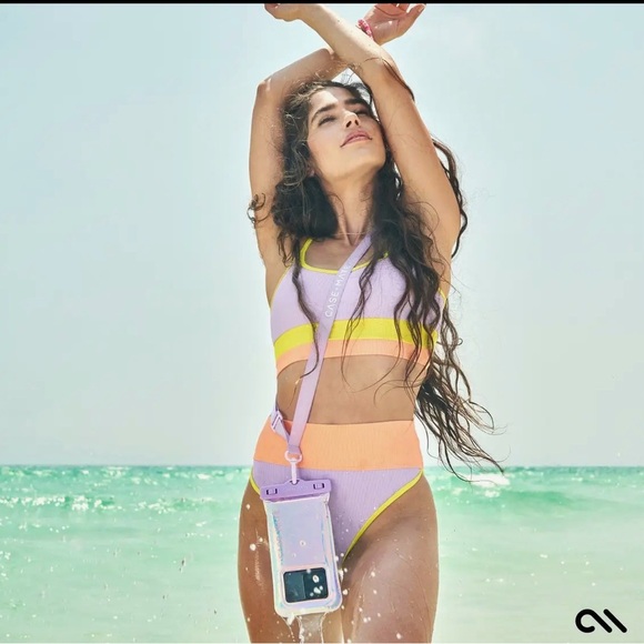 case-mate Iridescent Pink Floating Waterproof Phone Pouch - Picture 3 of 3